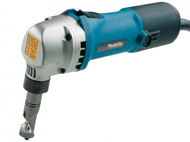 NOŻYCE DO CIĘCIA BLACHY FALISTEJ  MAKITA JN1601 550 W